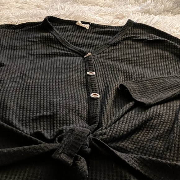 Black waffle print long sleeve - Picture 2 of 3